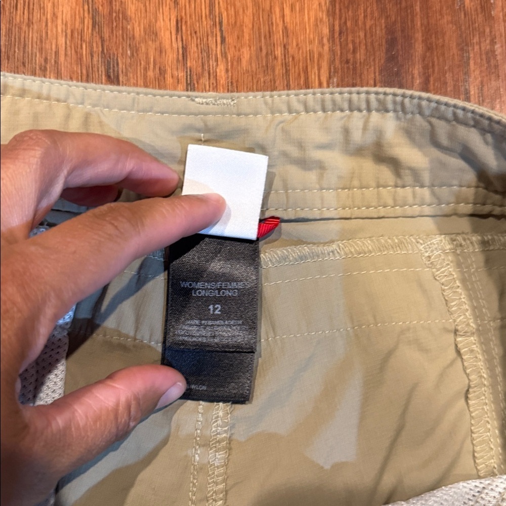 Size 12 Women’s The North Face Beige Cargo Shorts - Picture 8 of 10
